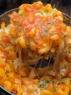 A picture of Gochujang Bacon Mac & Cheese.