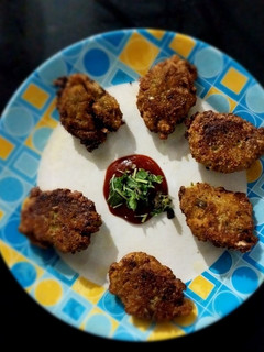 A picture of Cabbage and Moong dal pakodi.