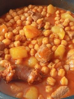 Una foto de Cocido andaluz tradicional
