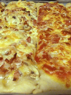 Una foto de Surtido de pizzas caseras XL tamaño 25x38cm
