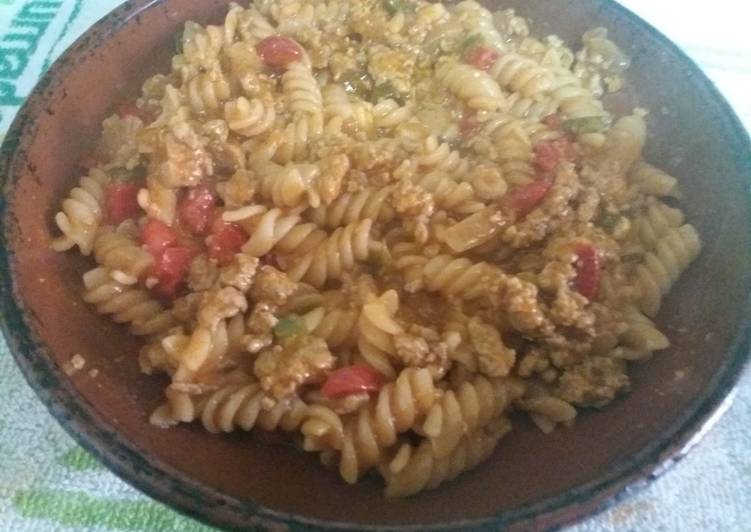Pasta con carne mixta picada