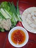 Thịt heo luộc cuốn bánh tráng