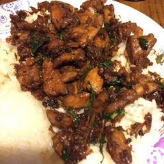 A picture of Thai Basil Chicken.