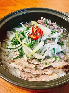 Hình của món Phở bò tái nạm.