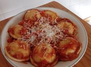 Una foto de pastas de domingo