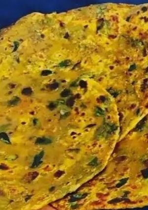 A picture of Methi paratha.