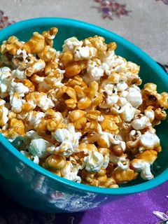 صورة لوصفة فشار بالكراميل راااائع 🍿