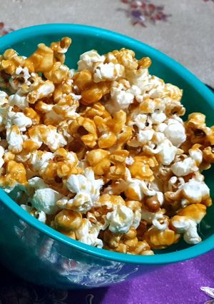 صورة لوصفة فشار بالكراميل راااائع 🍿