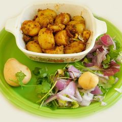 A picture of Spicy Roasted Baby Potatoes.