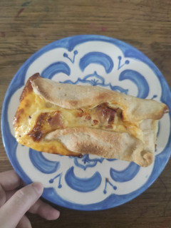 Una foto de Tarta de jamón y queso (masa con mantequilla)