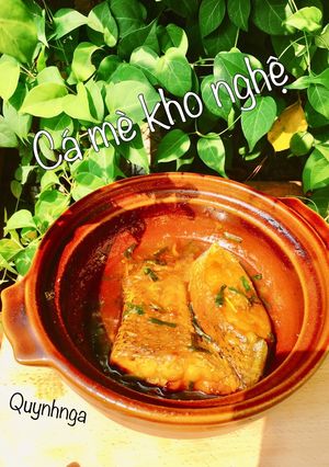 Hình của món Cá mè kho nghệ.