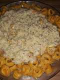 Capelettini con salsa de queso y salame
