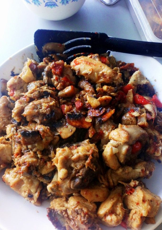 Una foto de Pollo al chilindrón