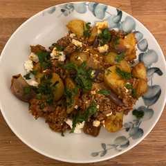 Harissa Beef and crispy potatoes রেসিপির প্রধান ছবি