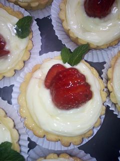 صورة لوصفة تارتولات بالفراولة 🍓🍓 وكريمة لذيذة