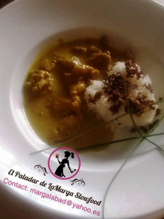 Foto principal de Pollo al curry de coco con Basmati y crujiente de Curry