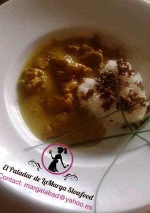 Una foto de Pollo al curry de coco con Basmati y crujiente de Curry