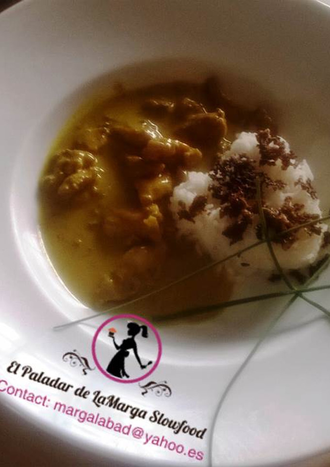 Una foto de Pollo al curry de coco con Basmati y crujiente de Curry