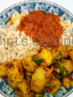 Taliya, macaroni da curried potato da Kuma sauce ainihin hoton girkin