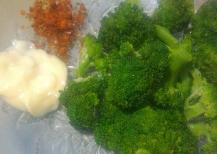 Resep Brokoli rebus  mayonaise oleh Widya Pertiwi Cookpad
