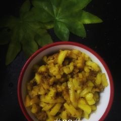 A picture of Fried Potato (Bengali style).