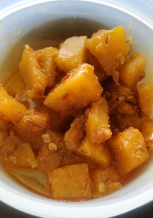 खट्टी मीठी कद्दू की सब्जी (Khatti meethi kaddu ki sabzi recipe in hindi) रेसिपी मुख्य फोटो