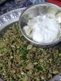 Harra lehsan with bajra roti and baingun bhurta