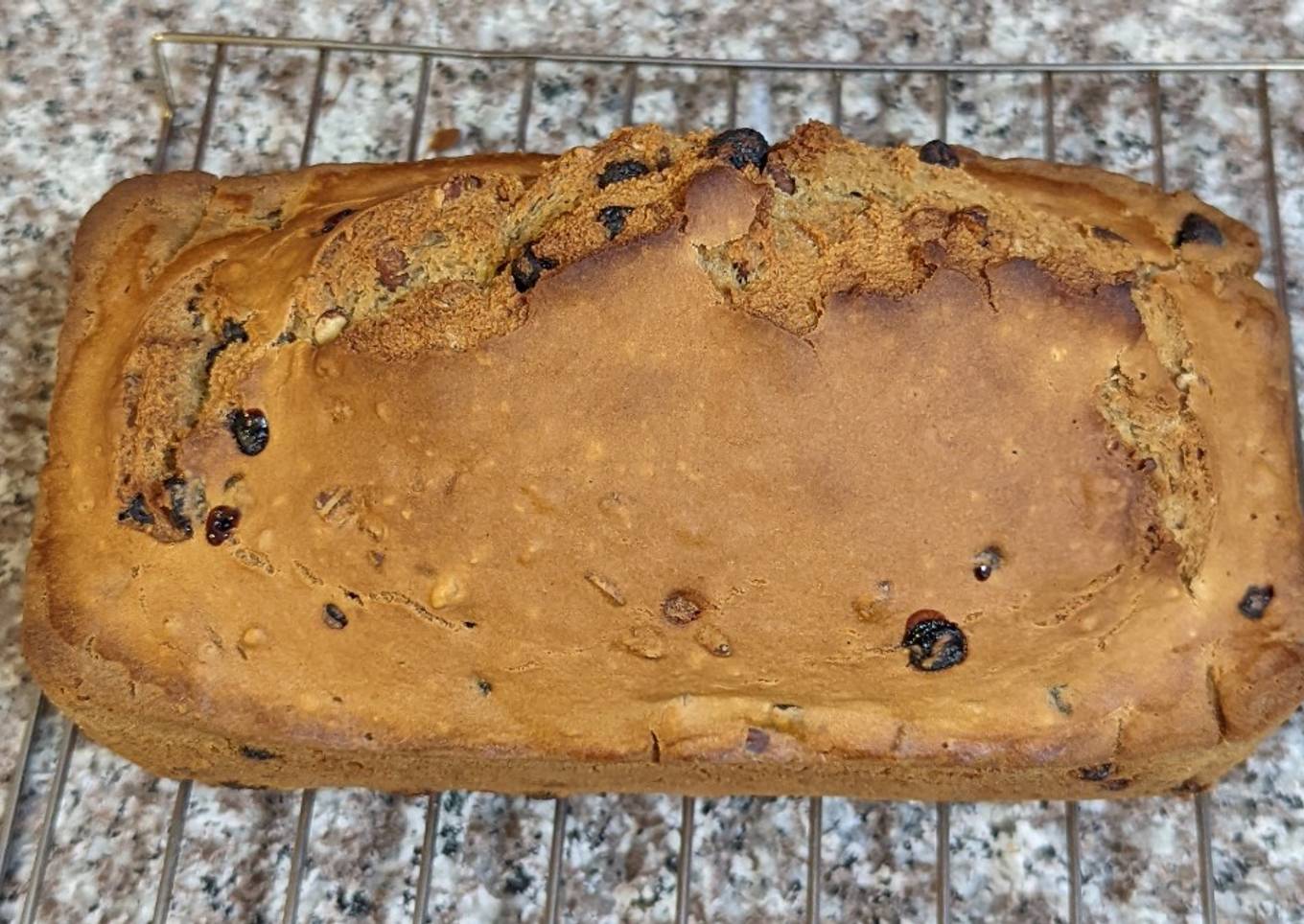 Vegan: blueberries, pecans, dark Guinness bread.