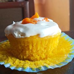 A picture of Mango cup cake.