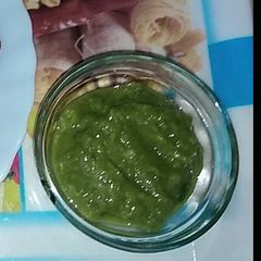 A picture of Kache aam ki chutni.