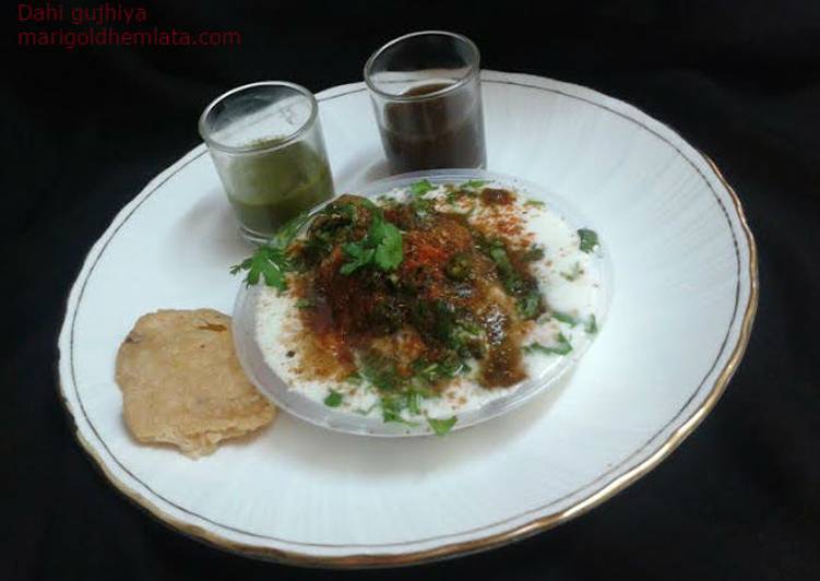 Dahi gujiya