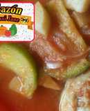 Pollo con papas y calabacines en salsa de jitomate