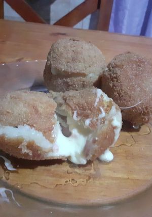 Una foto de Bomba de papa rellenas con jamón y mozzarella