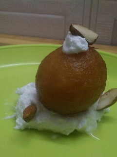 கீரீம் ஜாமுன் (Cream jamun recipe in tamil) செய்முறை முக்கிய புகைப்படம்