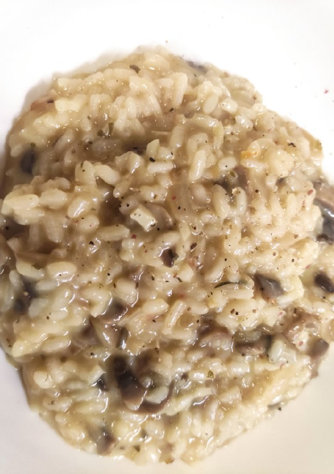 Una foto de Risotto de champiñones vegetariano🍃