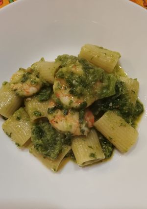 Foto di Mezze maniche con cime di rapa e mazzancolle