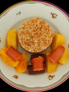 Paprikás krumpli házi kolbásszal, gépi tarhonyával recept fotója