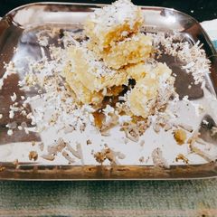 A picture of Rava nariyal burfi.