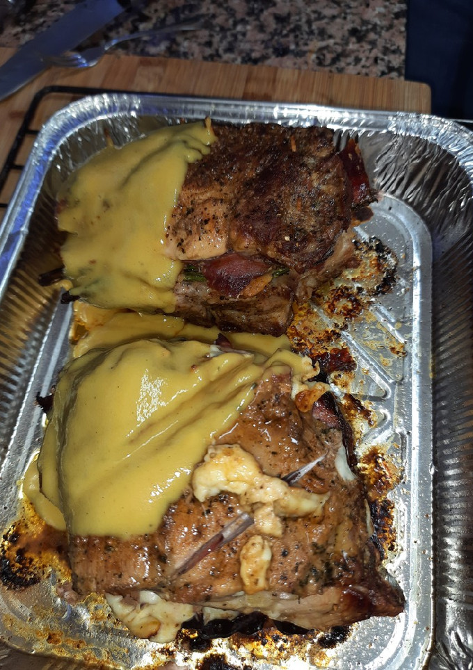 Una foto de Magro cerdo jamón y espárragos y bacon, setas y queso