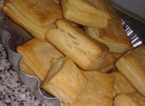 Una foto de Criollitos de grasa con harina leudante