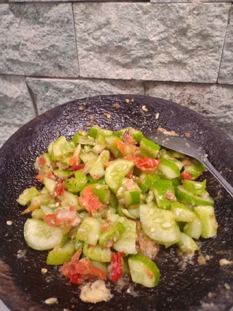 Langkah Gampang Menyiapkan Resep  Receuh Bonteng (rujak timun) khas urang sunda yang Enak Banget, Bisa Manjain Lidah