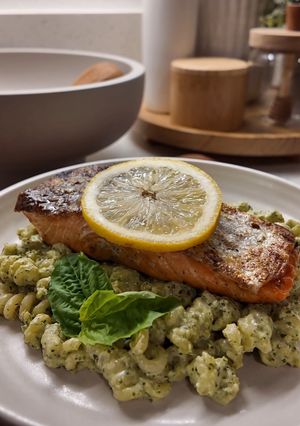 A picture of Healthy Creamy Pesto Pasta.
