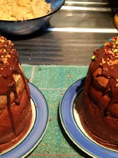 Una foto de Pan dulce relleno con helado