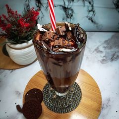 Oreo Kit Kat Shake A picture of Oreo Kit Kat Shake.