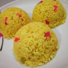 A picture of Sweet yellow rice.