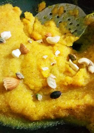 A picture of Besan Sooji Halwa.