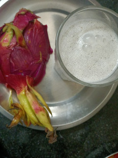 டிராகன் ஃப்ரூட் மில்க் ஷேக்(dragon fruit milk shake recipe in tamil) செய்முறை முக்கிய புகைப்படம்