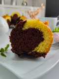Bizcocho bicolor de naranja y chocolate