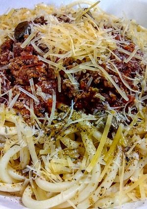 Una foto de ESPAGUETTIS Cuadrados a la Napolitana...!
