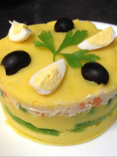 Una foto de Causa rellena de pollo